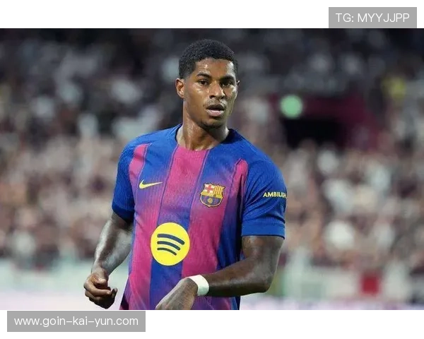 拉什福德禁区外贴地斩为比分续命