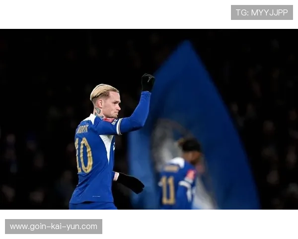 切尔西后腰节奏完美调度，恩佐在中路展现掌控感