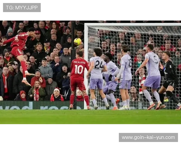 利物浦连续角球制造禁区混乱收获进球 利物浦连续角球制造禁区混乱收获进球